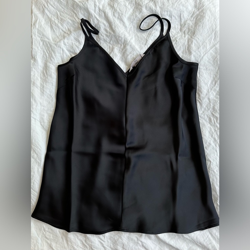 H&M going out top NWT